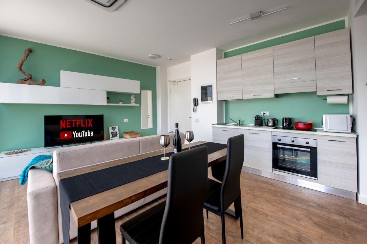 Attico Luxury Con Parcheggio E Terrazza Vista Mozzafiato Apartman Genova Kültér fotó