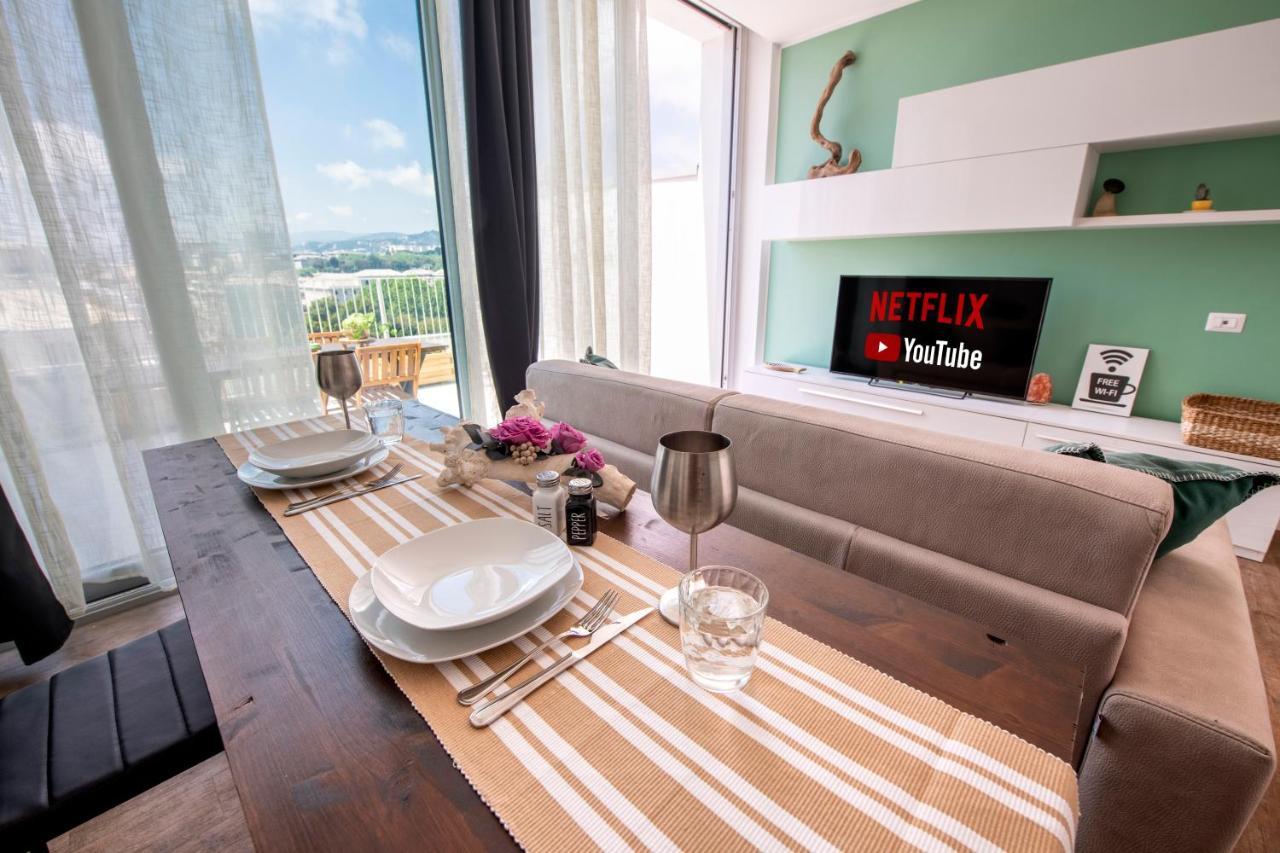 Attico Luxury Con Parcheggio E Terrazza Vista Mozzafiato Apartman Genova Kültér fotó
