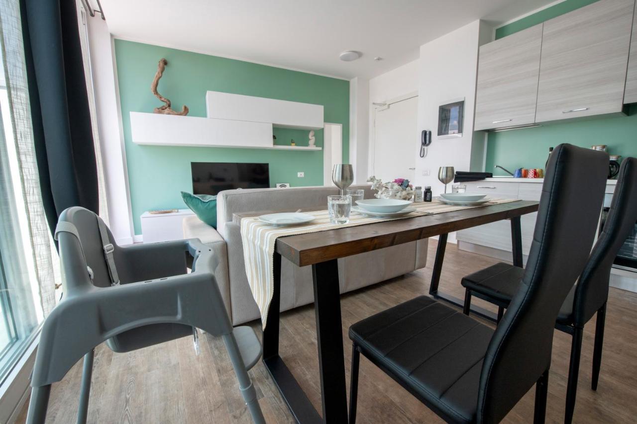 Attico Luxury Con Parcheggio E Terrazza Vista Mozzafiato Apartman Genova Kültér fotó