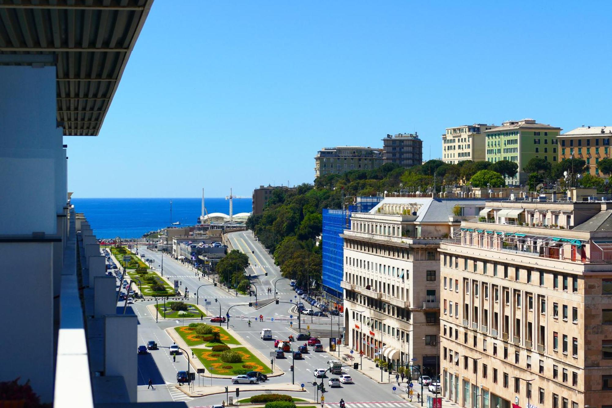 Attico Luxury Con Parcheggio E Terrazza Vista Mozzafiato Apartman Genova Kültér fotó