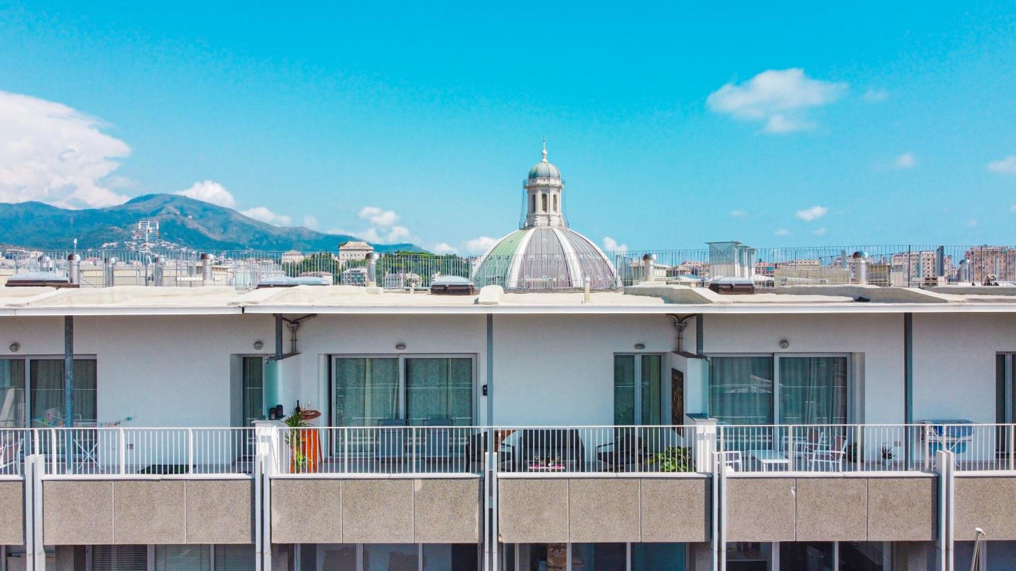 Attico Luxury Con Parcheggio E Terrazza Vista Mozzafiato Apartman Genova Kültér fotó